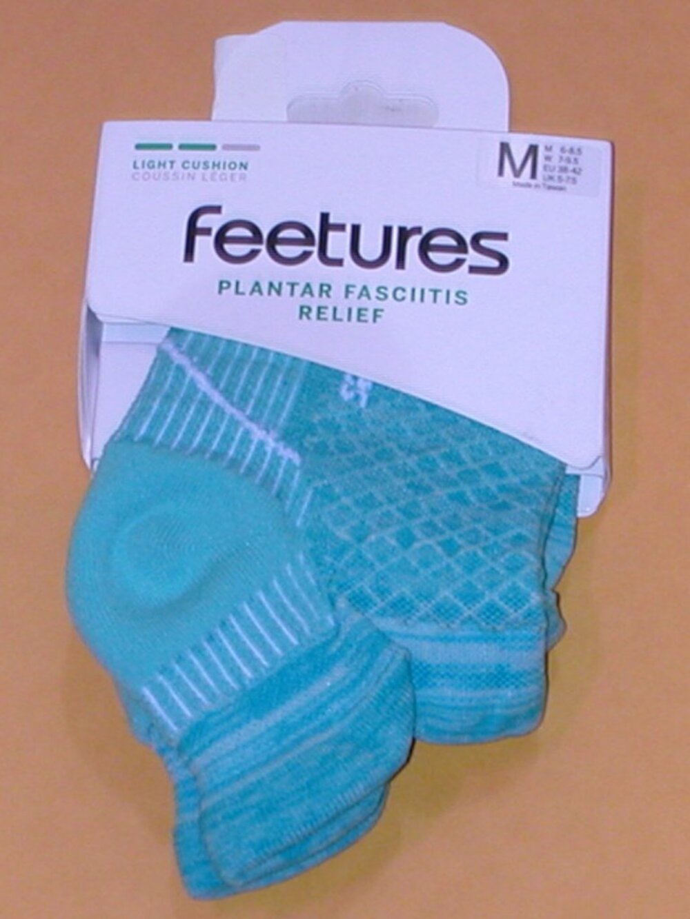 Feetures - Plantar Fasciitis Relief Light Cushion No Show Tab Socks Size Medium